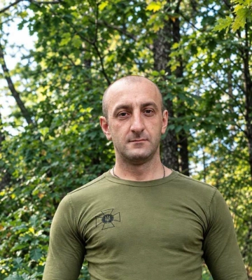 На Львівщині перенесли похорон воїна ЗСУ через стан тіла: родина вимагає розслідувати обставини смерті