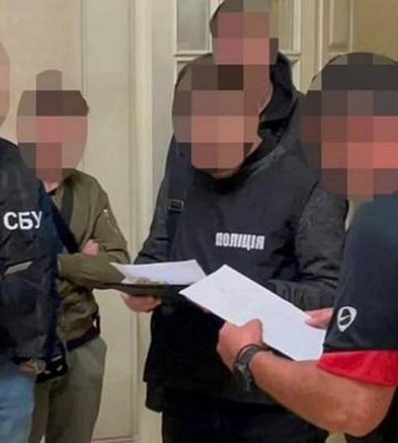 Біля Львова СБУ затримала організатора банди торговців кокаїном та зброєю