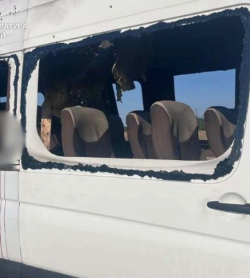 П’ятеро людей загинули через російський удар по автобусу на Нікопольщині