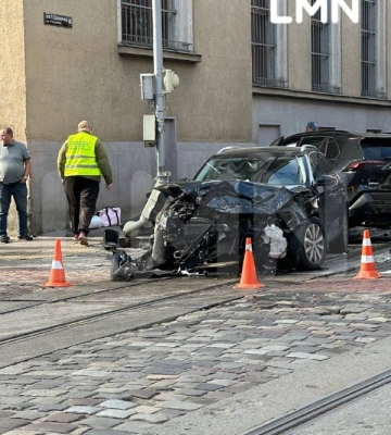 У Львові на вулиці Петра Дорошенка сталася масштабна аварія