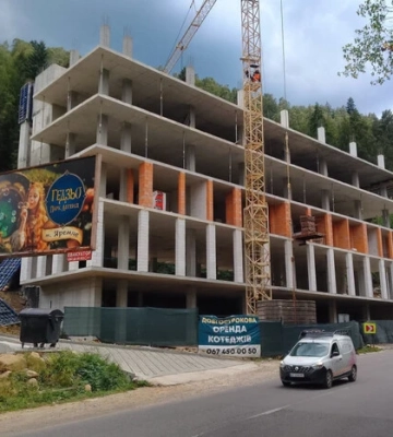 Яремче радикально змінює вигляд: курорт масово забудовують висотками