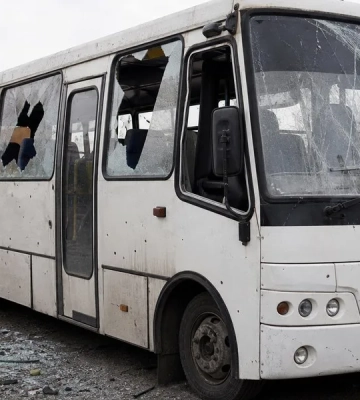 Російські дрони атакували автобус біля Нікополя: п’ятеро загиблих