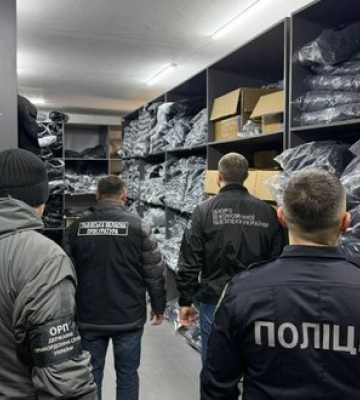 Контрафакт известных брендов на 98 млн грн: 8 участникам организованной группы сообщено о подозрении. ФОТОрепортаж