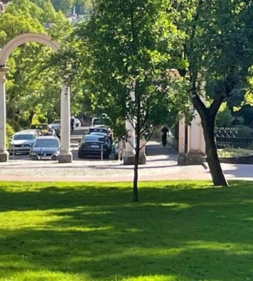 У Львові 17 та 18 вересня оброблятимуть парки та зелені зони від кліщів: перелік локацій