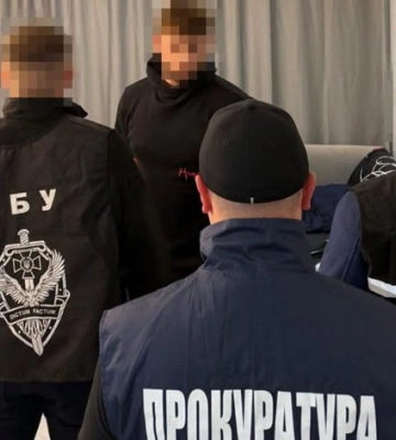 Пачка цигарок із кокаїном за 800 доларів: повідомлено про підозру мешканцю Львівщини