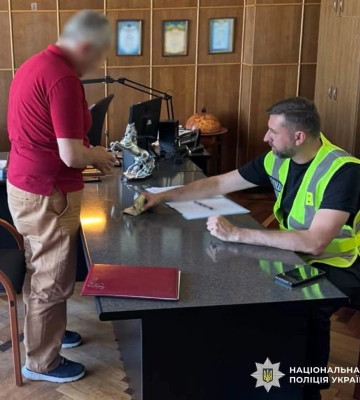 На Житомирщині судитимуть керівника лікарні, який вимагав хабар у військового