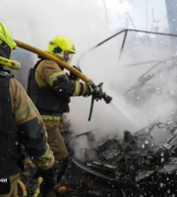 Рятувальники оприлюднили фото наслідків атаки рф по Одещині вдень 16 вересня