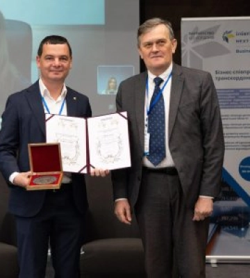 Важлива відзнака для голови Закарпатської облради: Романа Сарая нагородили в Угорщині