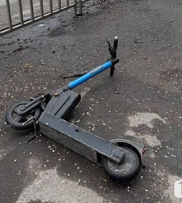 Підлітка з Дніпропетровської області впала з електросамоката та травмувала голову