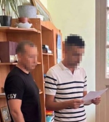 Навчання за гроші й відстрочка від мобілізації: на Закарпатті викрили посадовця коледжу