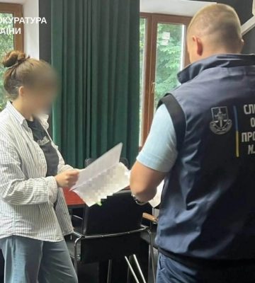 Переломи черепа та ребер: у Харкові судитимуть матір, яка била свою новонароджену дитину