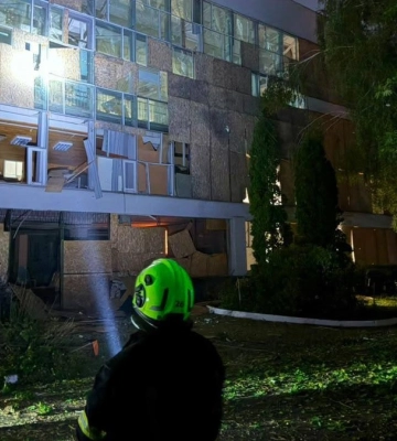 Внаслідок ворожої атаки по Києву пошкоджено будівлю навчального закладу – ДСНС