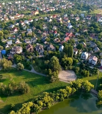 «Продала за спасибі»: як міськрада Рівного втрачає гроші на розпродажі землі (ВІДЕО)