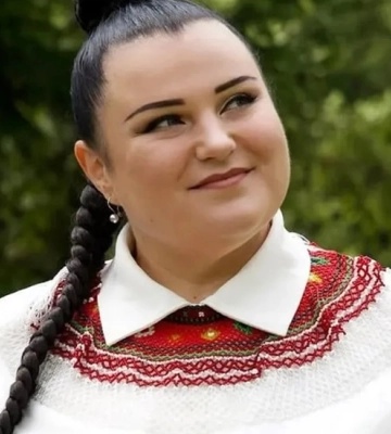 «Втомилася жити в потягах»: Alyona alyona переїхала з Києва до коханого