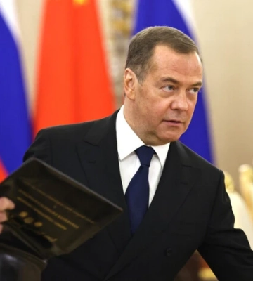 Медведєв пояснив, чому Росія може припинити своє існування