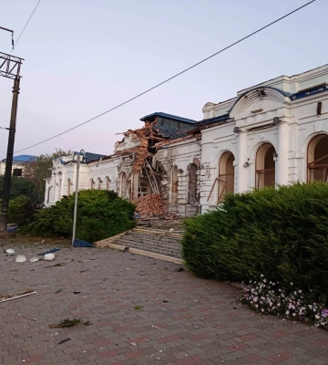 Росія атакувала будівлю вокзалу на Харківщині