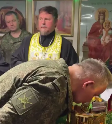 Патріарх Кирило відправив на фронт скелет князя, який здав Москву Орді (відео)