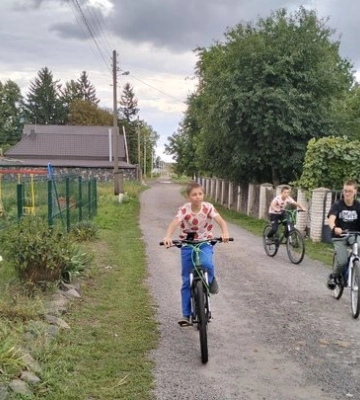 «Для мене — це щастя»: родина з Волині виховує 13 дітей