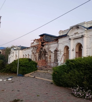рф знову вдарила по залізниці: пошкоджено вокзал у Берестині та станцію в Києві