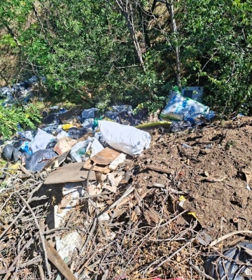 На Одещині виявили стихійне звалище поліетилену та пластику 
