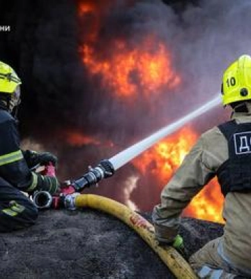Президент нагородив девятьох рятувальників з Полтавщини до професійного свята
