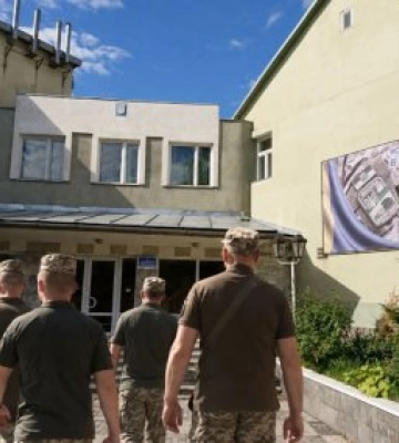 «Взяли біля магазину»: на Закарпатті вибухнув гучний скандал через мобілізацію чоловіка, який доглядає батька з інвалідністю