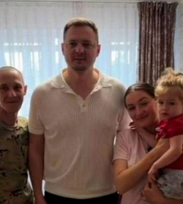 "Труха Україна" передала квартиру родині з Лисичанська, яка чотири роки жила в одній кімнаті
