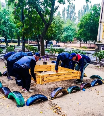 У Миколаєві оновлюють дитячі майданчики: встановили 15 пісочниць