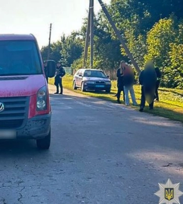 На Полтавщині під колеса мікроавтобуса потрапила 3-річна дитина