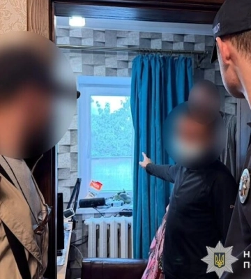 У Дніпрі чоловік вкрав із будинку 1700 євро та 5 тисяч гривень