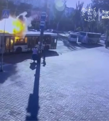 Поранені троє людей: росіяни атакували FPV-дроном пасажирський автобус у Запоріжжі
