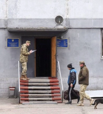 У Миколаєві на Львівщині стався вибух біля будівлі ТЦК: є поранений