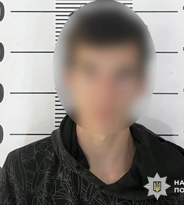 На Хмельниччині затримано юнака, який кілька разів вдарив ножем молоду жінку