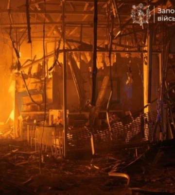 У Запоріжжі після атаки РФ сталася пожежа в торговому центрі – ОВА