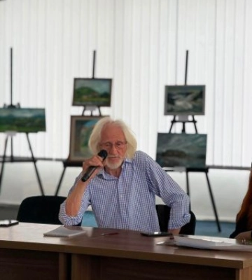 У Мукачеві відбулося справжнє мистецьке шоу: відомий харківський живописець розкрив секрети магії на полотні