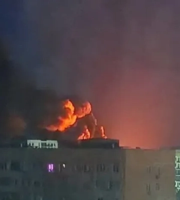 Видео: В оккупированном Мариуполе вспыхнул пожар в торговом центре