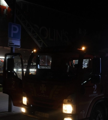 Рятувальники ліквідували пожежу в ТЦ в Запоріжжі
