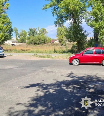 На Одещині необачний хлопчик потрапив під легковик, яким кермував пенсіонер