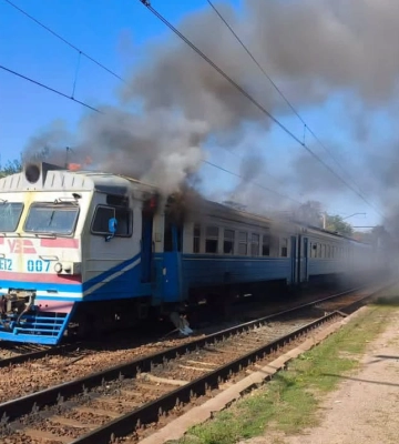 Россияне ударили по электричке в Харьковской области: двое человек серьезно ранены