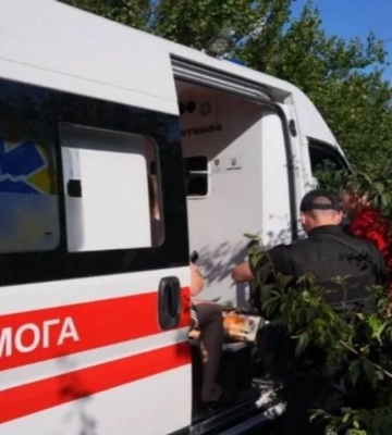 Россияне обстреляли «скорую» в Запорожье: пострадали медики
