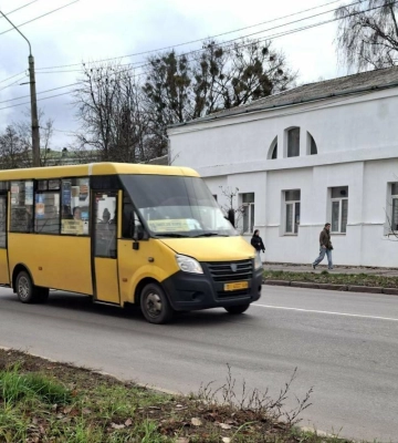 У Полтаві водії громадського транспорту мають щодня о 9:00 зупиняти транспорт на хвилину мовчання