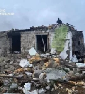 Нічна атака РФ: загиблі й поранені у кількох областях та зруйнований ТЦ у Запоріжжі