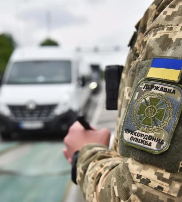 На кордоні з Польщею утворилися черги з автомобілів