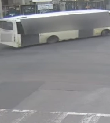 У Черкасах водій автобуса проїхав перехрестя на червоне: його особу встановили патрульні