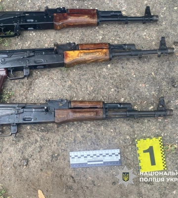 В Одесі затримали чоловіка, якого підозрюють у незаконному збуті автоматів та боєприпасів