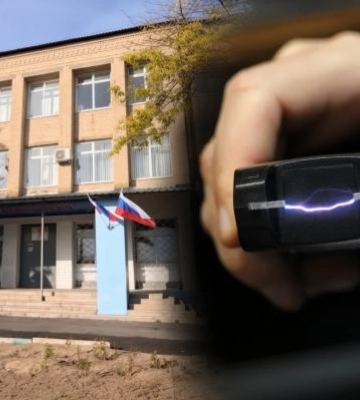 В оккупированном Мелитополе подростки за школой жестоко избили сверстника и угрожали электрошокером (фото, видео)