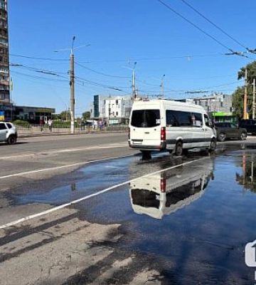 В Кривом Роге затопило проезжую часть на 95 квартале
