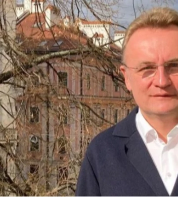Садовый заявил, что в его служебном автомобиле нашли, вероятно, прослушивающее устройство — видео