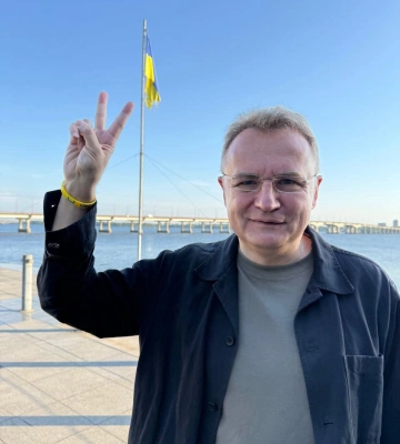 Садовий заявив, що в його службовому авто знайшли, ймовірно, пристрій для прослуховування — відео