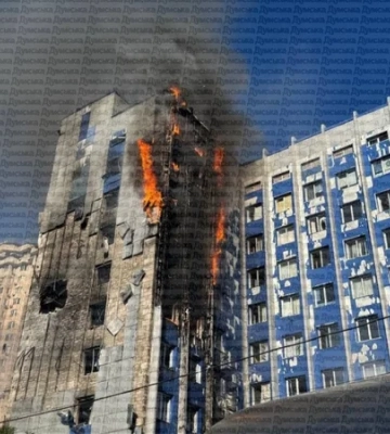 В Одесі момент влучання безпілотника у багатоповерхівку зафіксували на відео